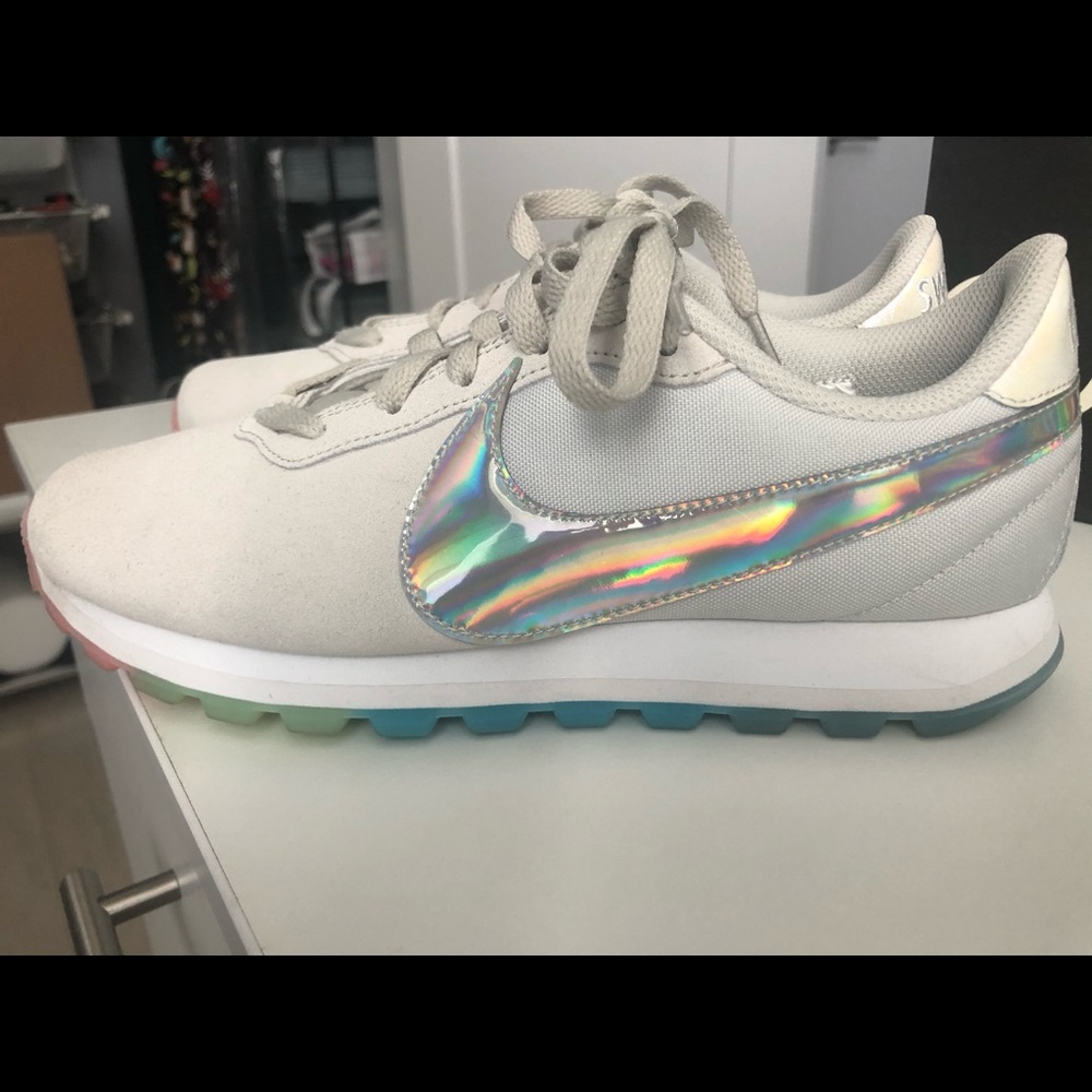 Nike Pre-Love O.X. Sneakers